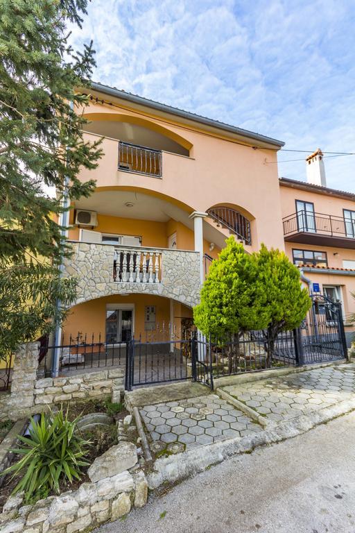 Apartments Gloria Ližnjan Exterior foto